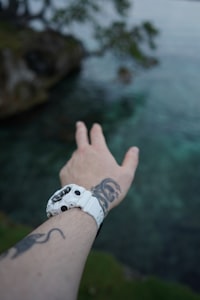 珊瑚Om符号手链 thumbnail 3